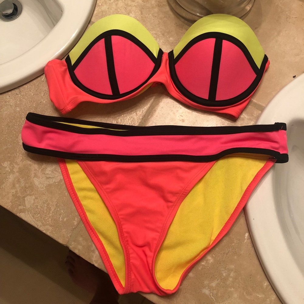 NWOT colorblock bikini